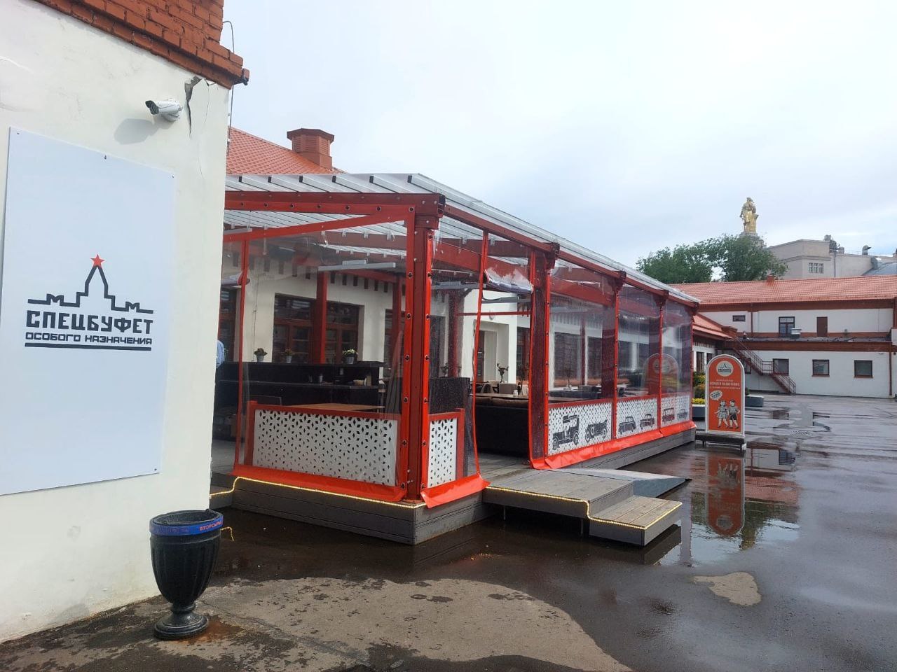 ПВХ шторы для летней террасы кафе в Тарусе